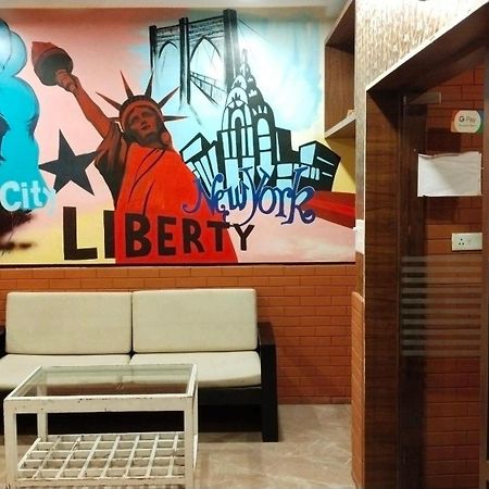 Restr Inn Нагпур Экстерьер фото