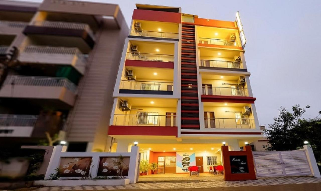 Restr Inn Нагпур Экстерьер фото
